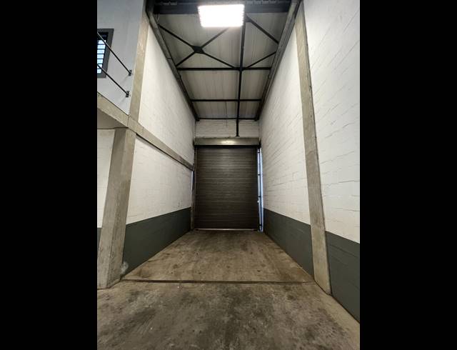 549M² WAREHOUSE TO LET IN MATROOSFONTEIN